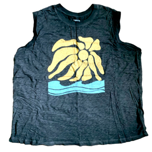 ☀️ Torrid Black Sleeveless Top with Yellow Sun & Ocean 🌊